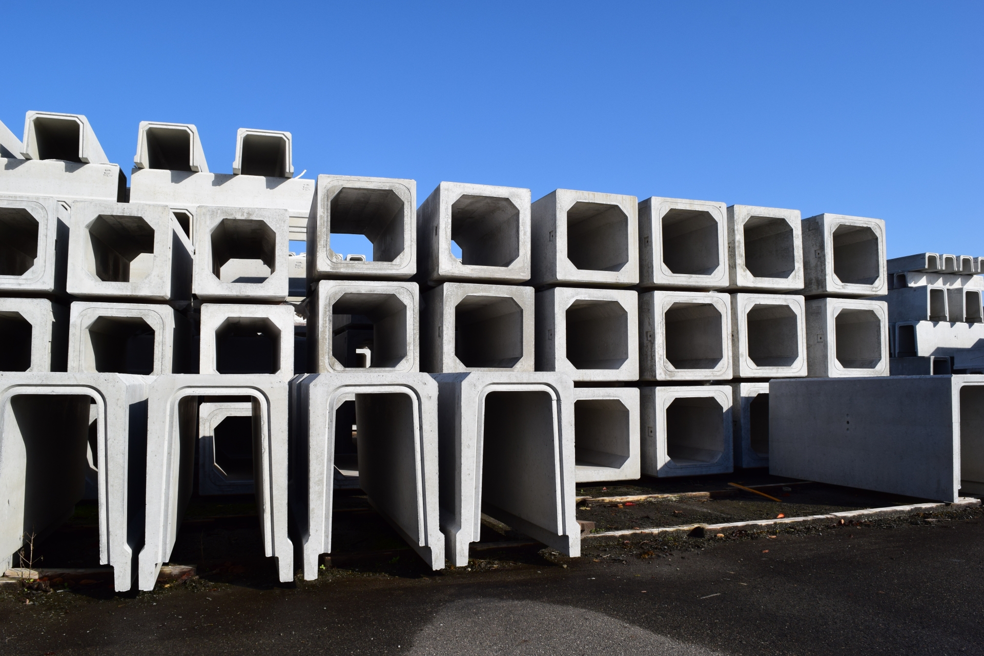 コンクリート二次製品販売のことなら都築㈱へ